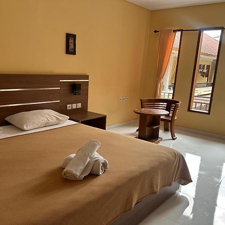 Gora Beach Inn Кута Экстерьер фото
