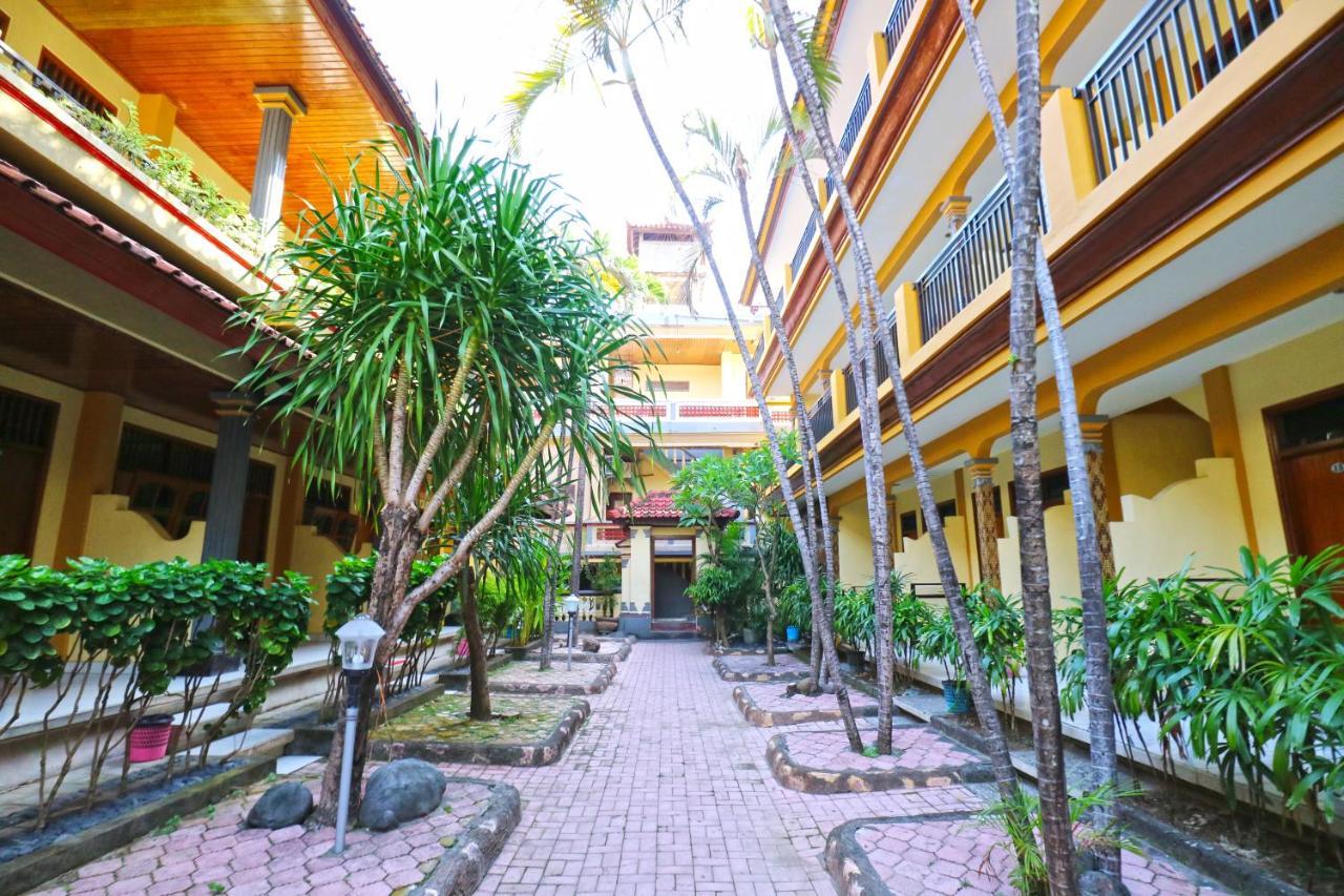 Gora Beach Inn Кута Экстерьер фото